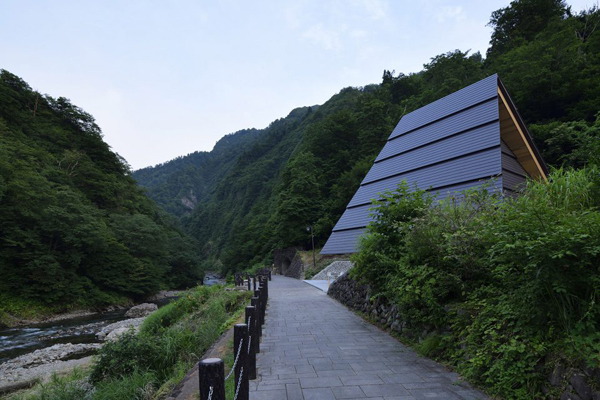 马岩松：2018越后妻有大地艺术祭作品——“光之隧道”