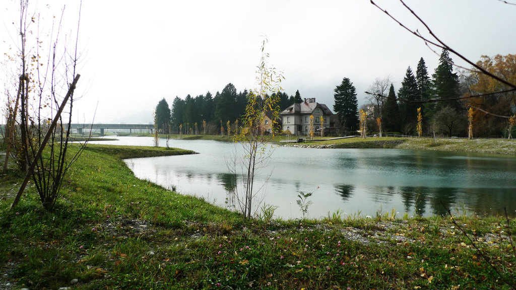 瑞士低位工厂池塘Lower Factory Pond