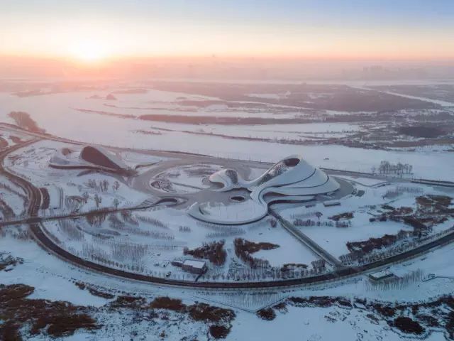 [TED]马岩松:灵感来自山，云和火山的都市建筑